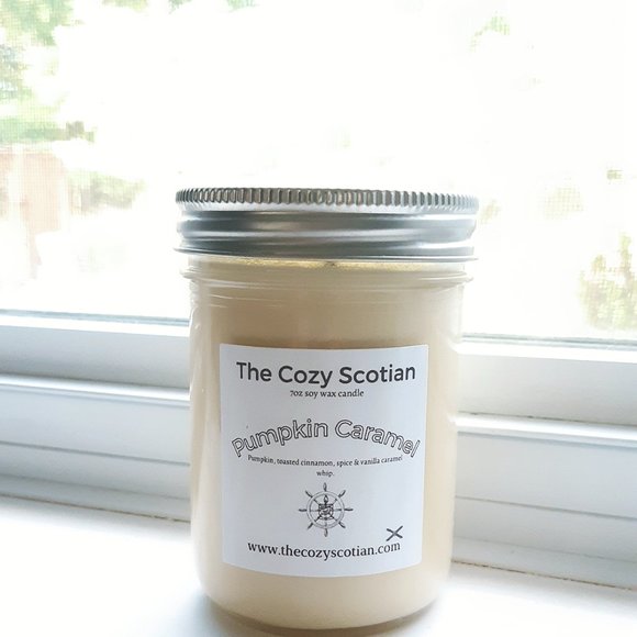 Pumpkin Caramel 7oz Soy Candle - Picture 3 of 4